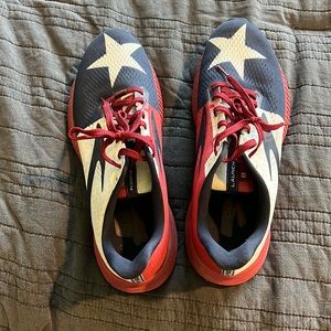 Brooks running shoes  -Texas flag design 🤠